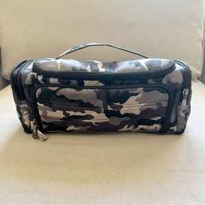 Lug Trolley Cosmetic Case